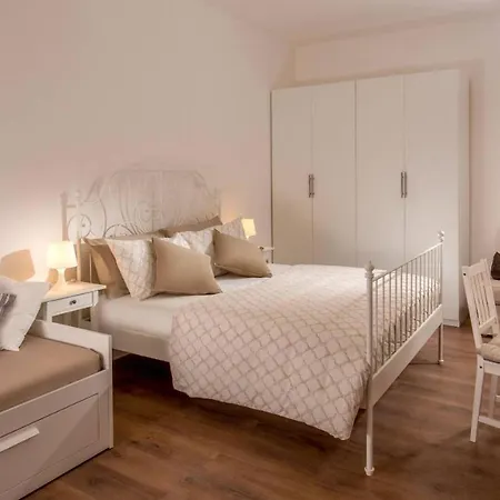 Sweet Home Piramide Rooms